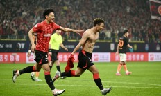 随机Faker在公牛比赛中晋级下一阶段，刷新纪录引发热议！